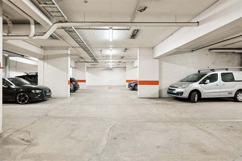 Garasjekjeller - mulighet for å kjøpe seg en plass for kr 350.000,-