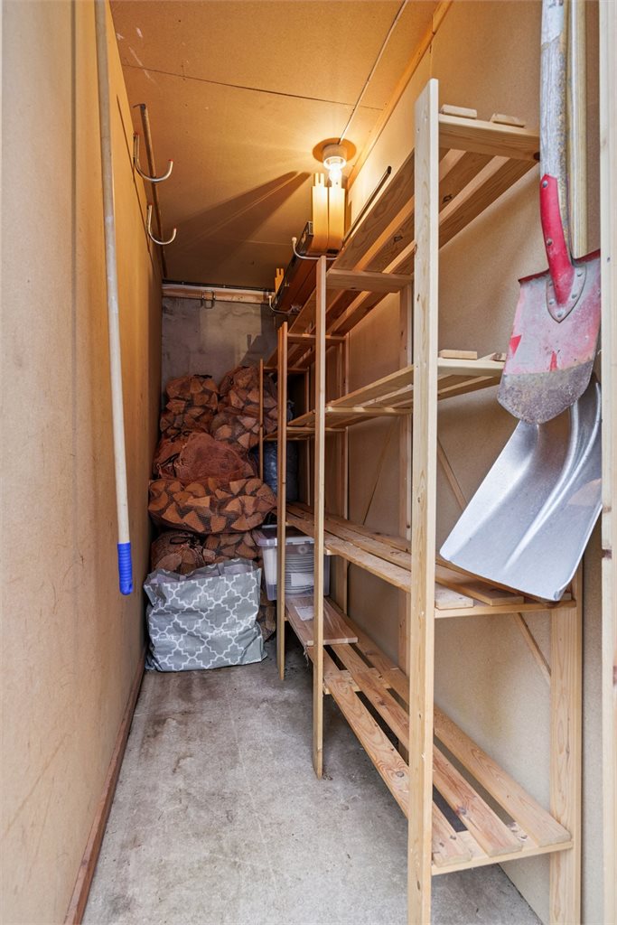 Leiligheten disponerer egen bod for ytterligere oppbevaring. 