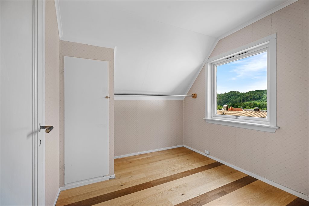 Rom med fint utsyn og gode muligheter for innredning etter eget behov.