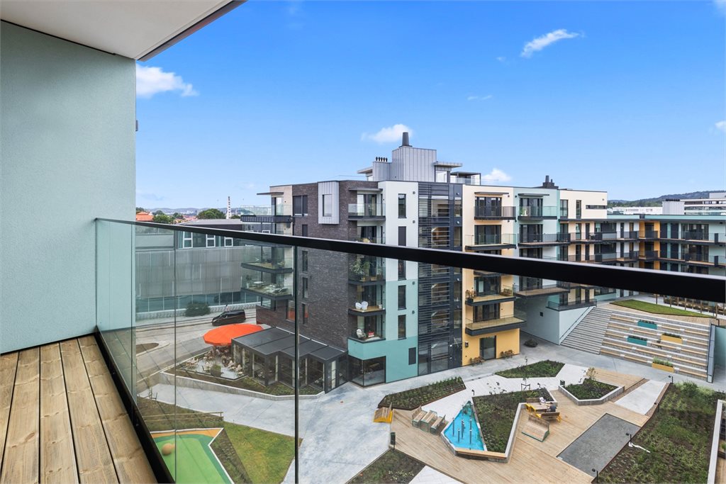 Fellesområde nedenfor, der restaurant La Racette også ligger.